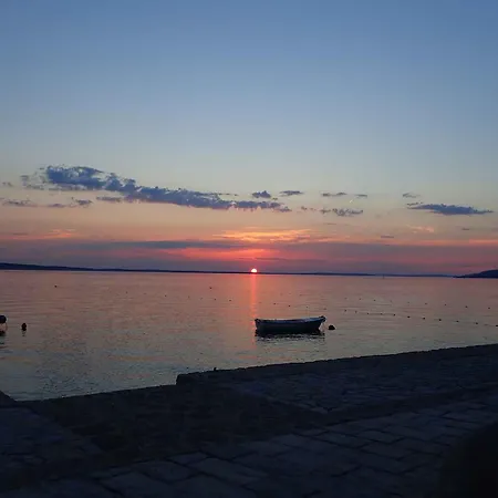 In Starigrad-paklenica 50111 Apartment *