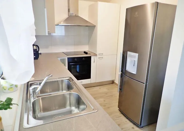 In Starigrad-paklenica 50111