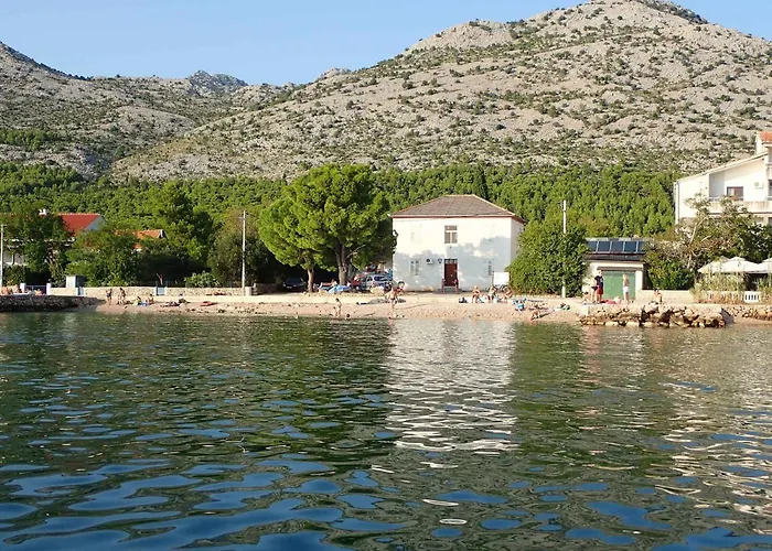 In Starigrad-paklenica 50111 Apartment